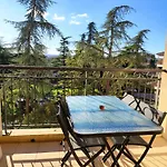 Avec Terrasse Et Parking En Centre D'uzès * Uzès