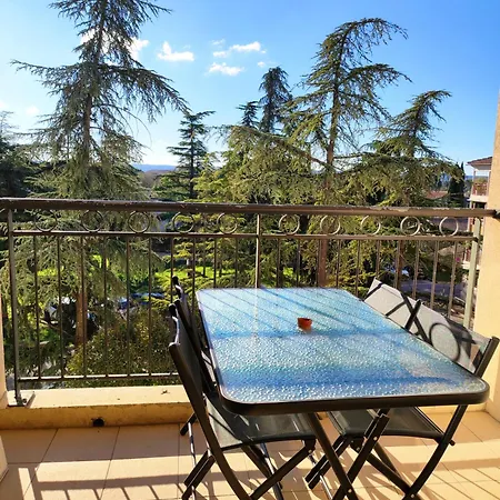 Avec Terrasse Et Parking En Centre D'uzes * Uzès