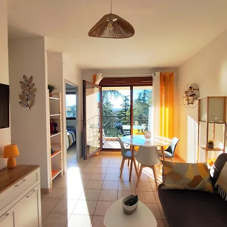 Avec Terrasse Et Parking En Centre D'uzes Apartmán Uzès