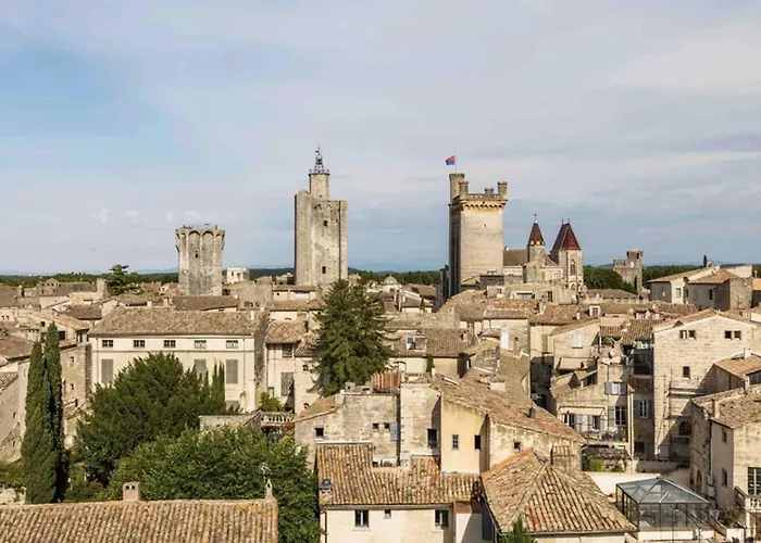 Διαμέρισμα Avec Terrasse Et Parking En Centre D'uzes *